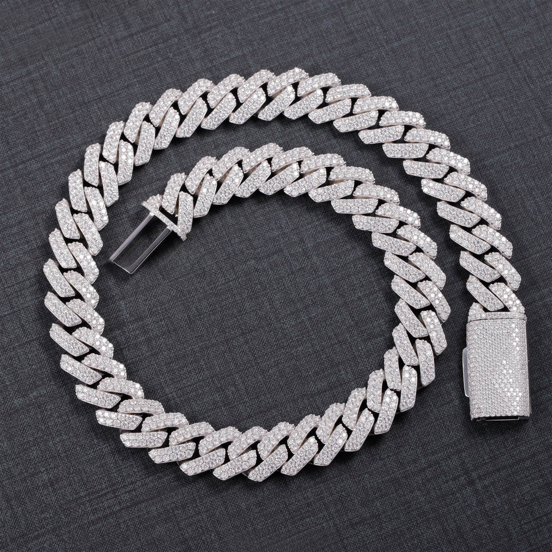 MOISSANITE CUBAN LINK CHAIN WHITE GOLD (ALL SIZES)