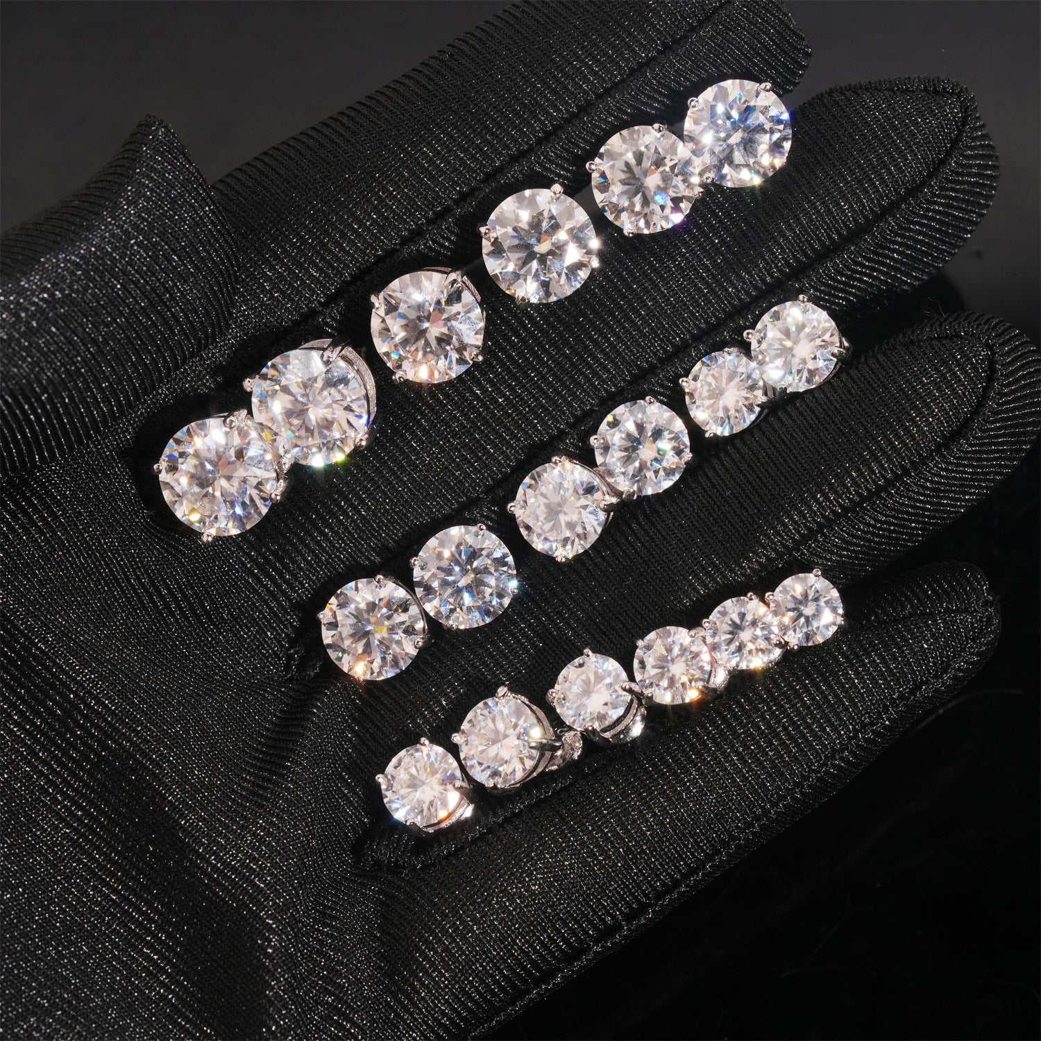 VVS MOISSANITE STUD EARRINGS (ALL SIZES)