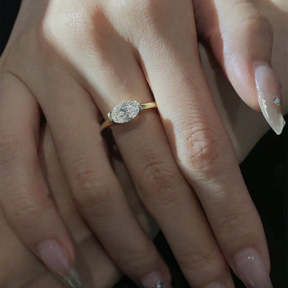 Half Bezel Oval Crushed Ice Silver Ring
