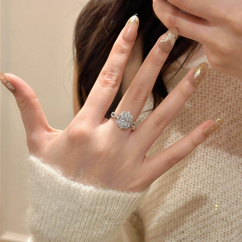 Silver Vintage Diamond Halo Ring
