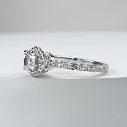 Round Cut Halo Diamond Ring. Silver 925. White Gold Plated