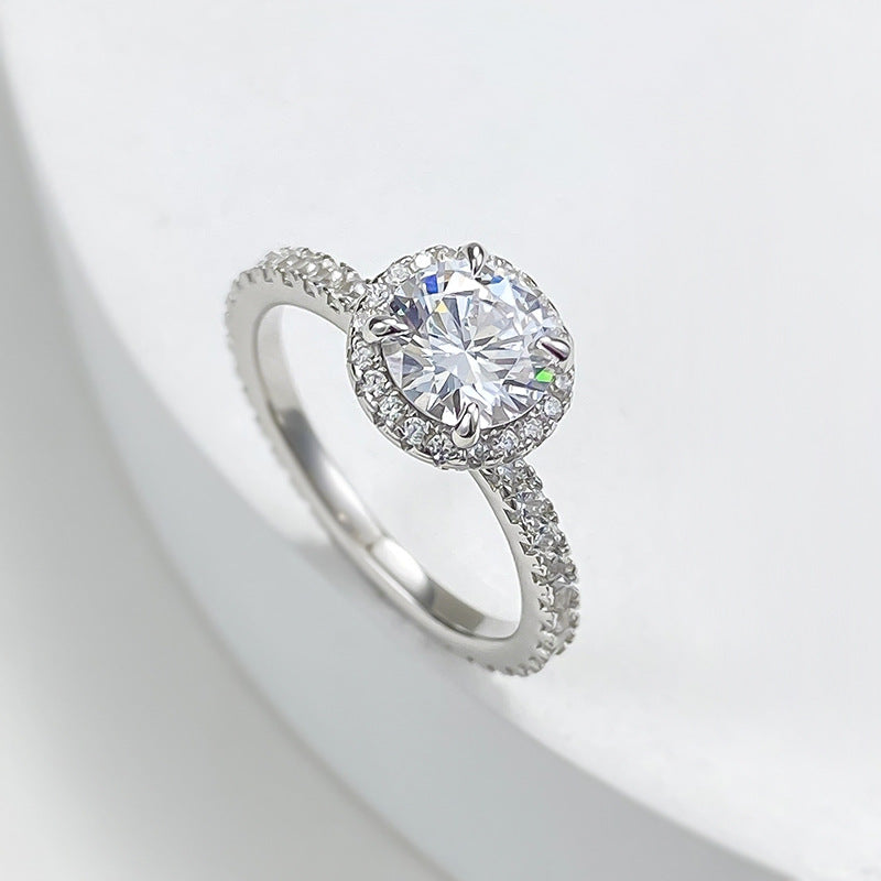 Round Cut Halo Diamond Ring. Pave Ring