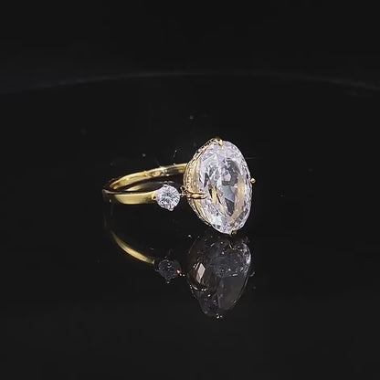 Three-Stone Oval Diamond Engagement Ring 