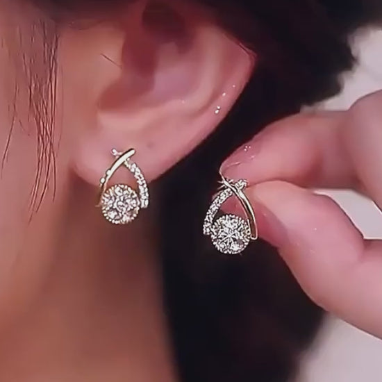 Fishtail Twist Moissanite Stud Earrings